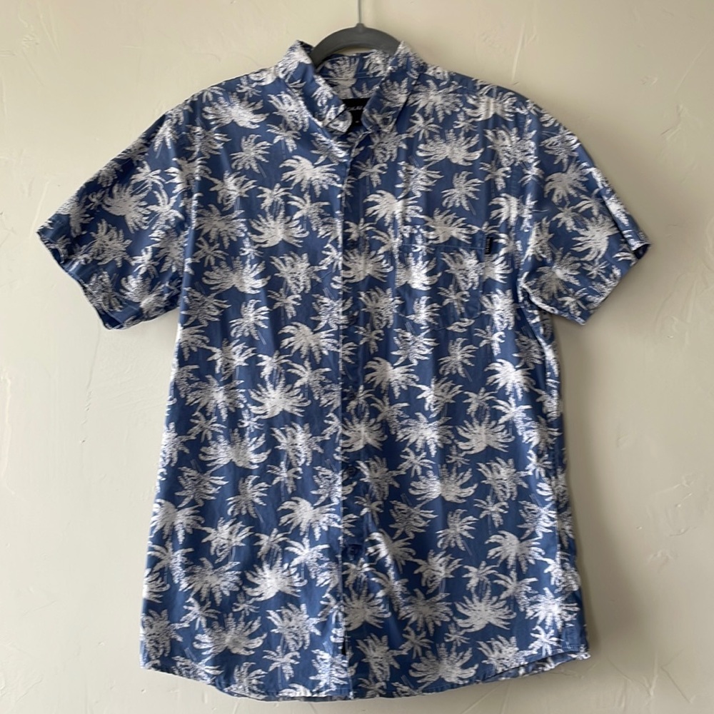 Molokai Surf Co. button-down, shortsleeve. Blue & white. Excellent condition.